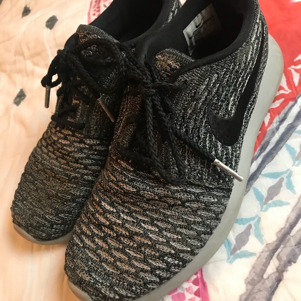 Nike Roshe Sneakers